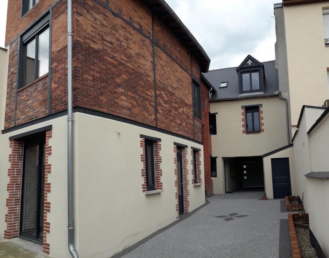 Charmes En Ville Le Charme Authentique Montluçon Eksteriør billede